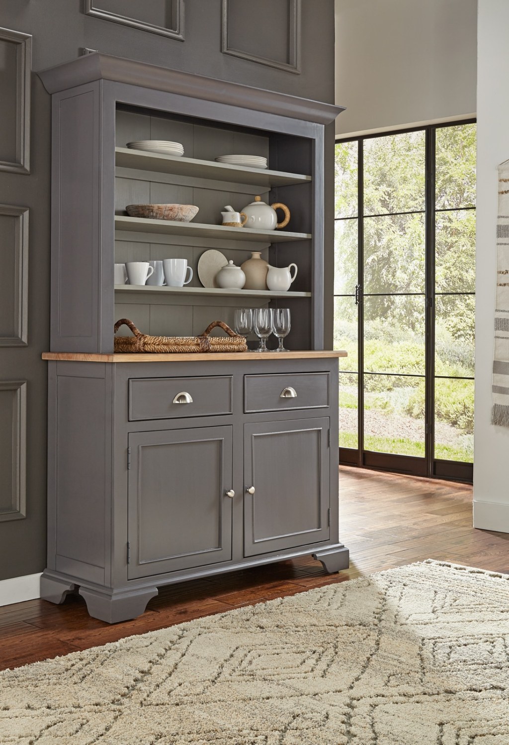 Picture of: Choosing Between a Hutch and a China Cabinet