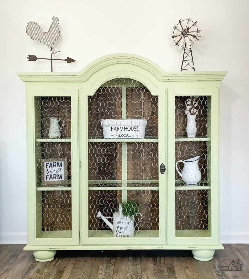 Picture of: DIY Repurposed Hutch Top Ideas (Before & After, Step by Step)  Oh