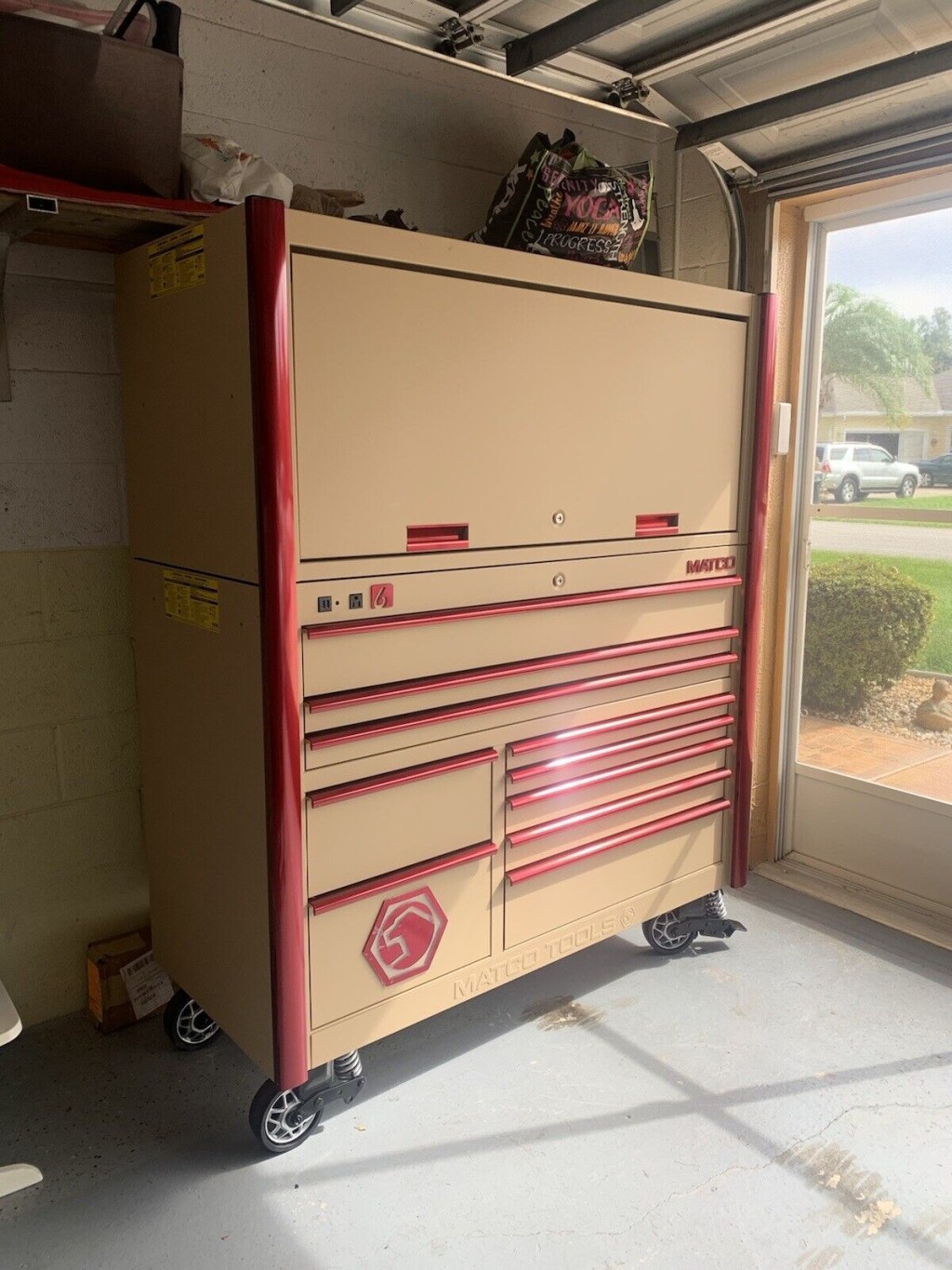 Picture of: Matco tool box and hutch S