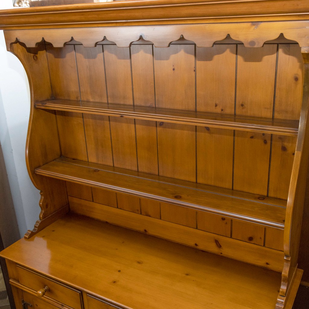 Picture of: Vintage DREXEL American Traditional Pine Hutch